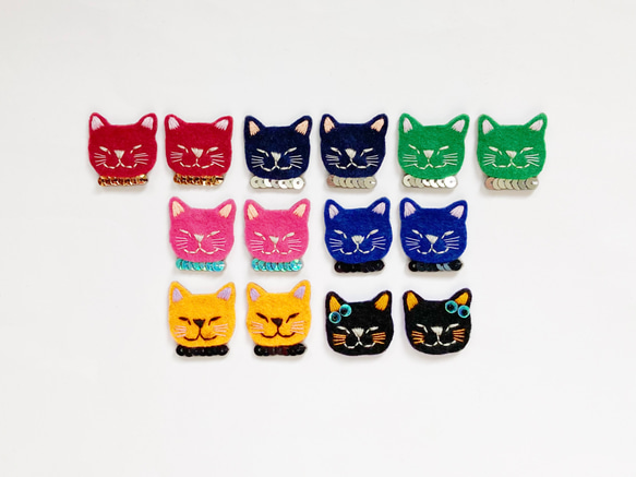 一点物【おねむねこイヤリング】ピンク（ピアス・猫・刺繍・フェルト・スパンコール・キラキラ・個性的・秋冬） 5枚目の画像