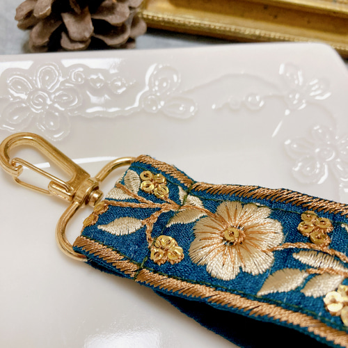 インド刺繍リボン】キーホルダー・ハンドメイド・ストラップ 