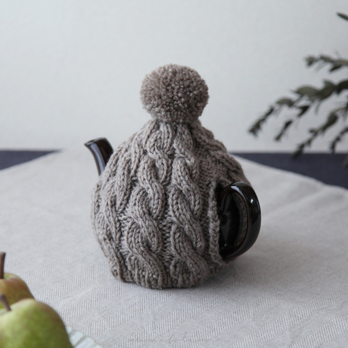 受注制作] 手編みニットのティーポットカバー | ティーコージー