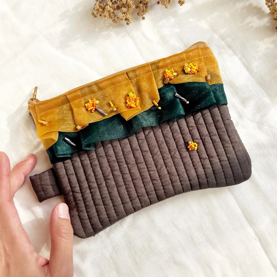 ニット ネコニャン (ゴールド) 物々しい 