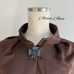 【Atelier Amie】補貨 * 最後1件 藍色十字胸針 高級訂製珠繡 藍色金石 第5張的照片