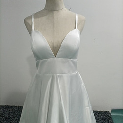 大人気上昇！フランス風 ウエディングドレス ホワイト キャミソール Vネック 憧れのドレス 二次会 2枚目の画像