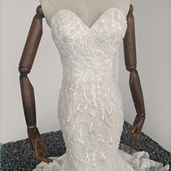 高品質！ウエディングドレス ベアトップ ガリアラハブ風 マーメイドライン 3D立体レース刺繍 結婚式/披露宴 4枚目の画像