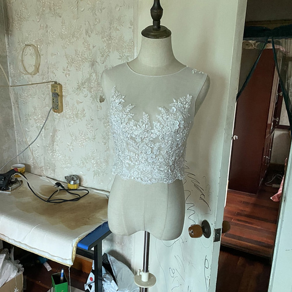 優雅白色無袖短上衣婚紗禮服優雅蕾絲上衣可訂製 第4張的照片