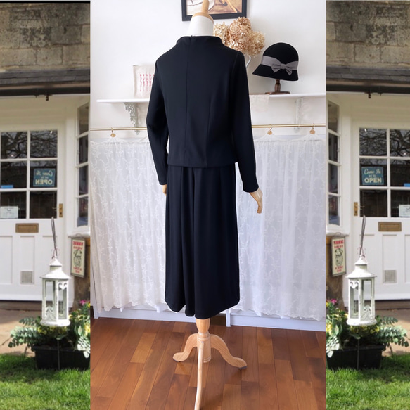 黒ウールニットのセットアップ『ボトルネックブラウス・サイズフリースカート・薄手ウール 』 6枚目の画像