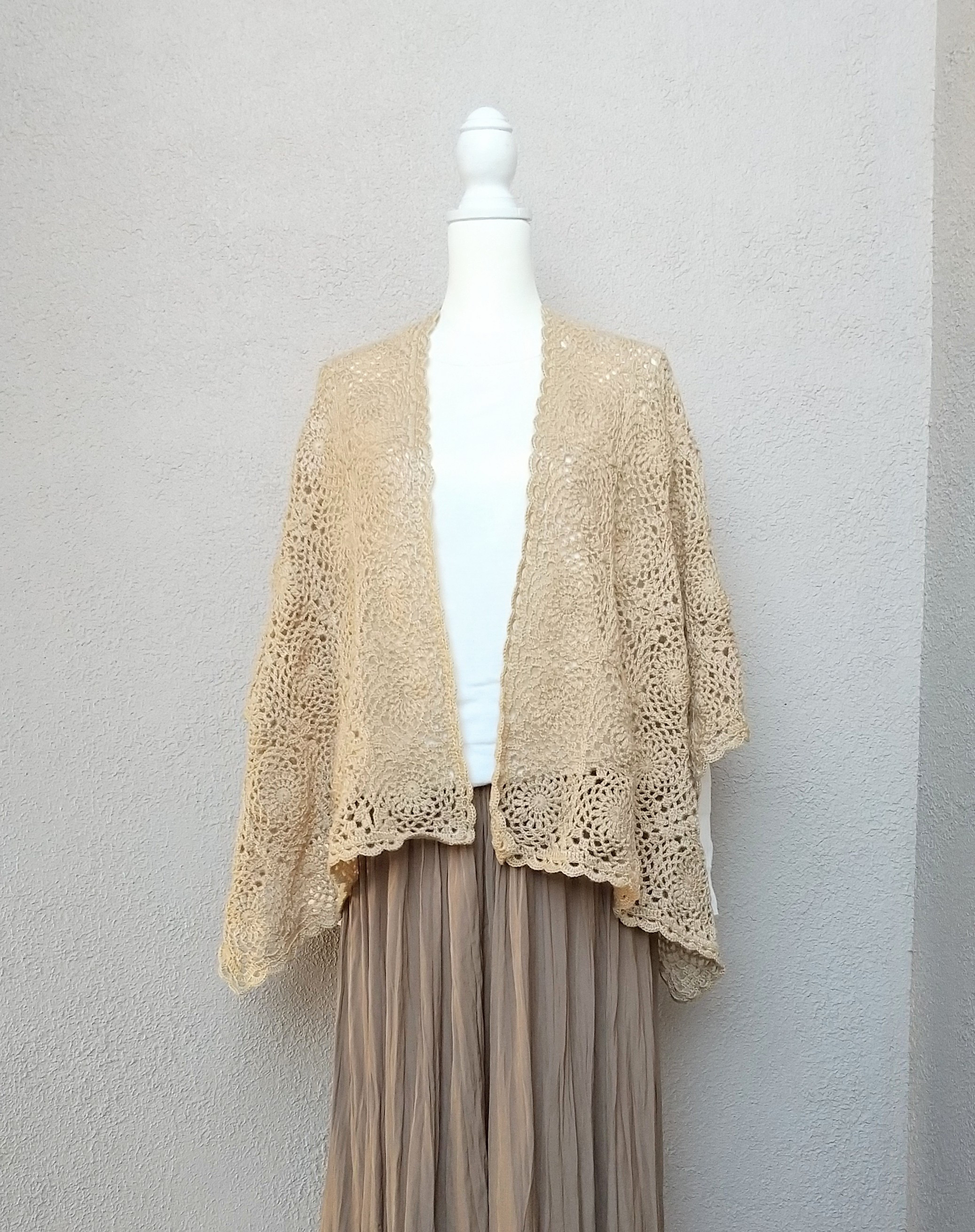 かぎ針編み＊モチーフ繋ぎのショール＊ベージュ