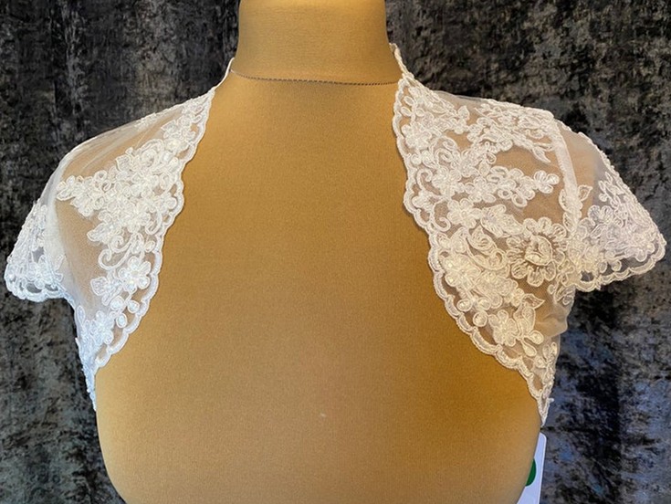 大人気上昇！ウエディングドレス ボレロ オフホワイト  花嫁/ブライズメイド/結婚式/披露宴