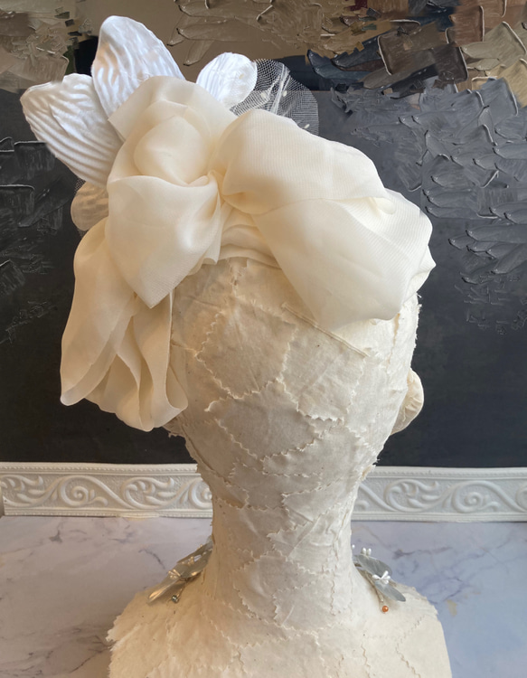 【一点もの】ウェディング　ブライダル 結婚式　花嫁　トーク帽　ヘッドドレス　ヘアパーツ　ヘアアクセサリー　花　フラワー　 6枚目の画像