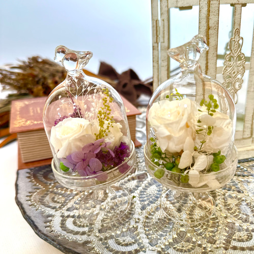 お供え用 プリザーブドフラワーアレンジ ガラスドームで長持ち 白紫アレンジver ♡プリザーブドフラワー ガラスドームアレンジ（小鳥）♡お供え