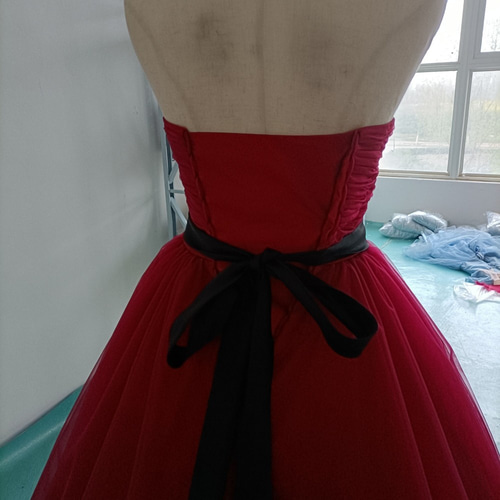 ワインレッドオフショルダードレス　フリル取り外し可能 高品質！ワインレッドカラードレス 取り外しオフショルダー トレーン