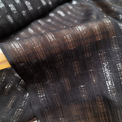 シルク・ナイロン・ラメ　格子楊柳ナイロンラメ/黒×透明ラメ　11.5匁　幅100cm　/C410 3枚目の画像