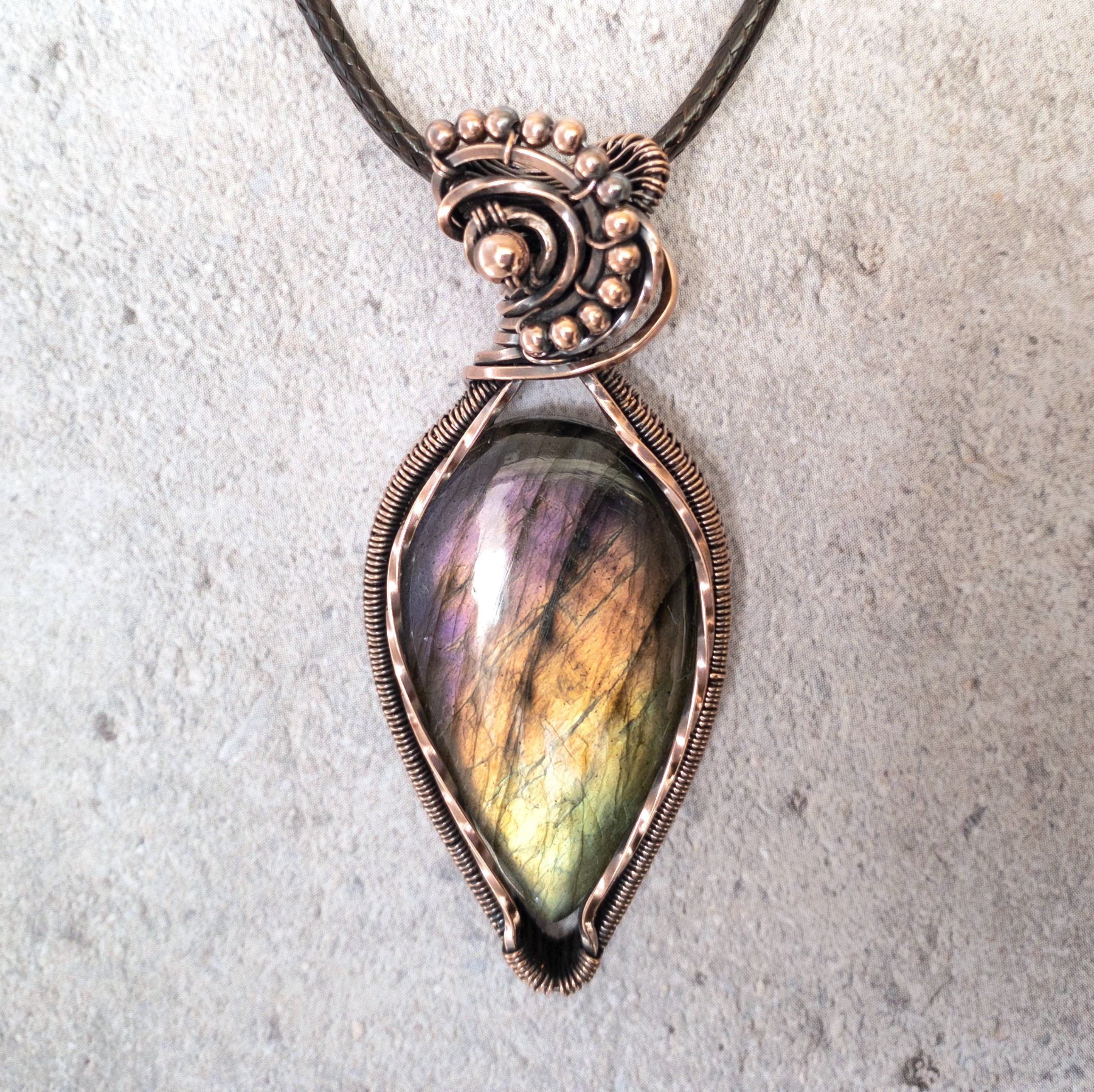 ＜レインボー ラブラドライト＞ ジャルディーノ ペンダント