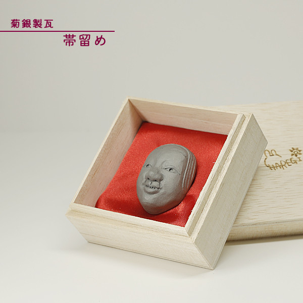 菊間瓦 【HAREGI（ハレギ） 帯留め いぶし 小面】和服 着物 飾り瓦 伝統工芸品 菊銀製瓦 kikugin-504 12,536円