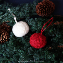 ニットのクリスマスボール シルバーグレー [受注制作] ウール 編み物 毛糸 ギフトラッピング クリスマスギフト 14枚目の画像