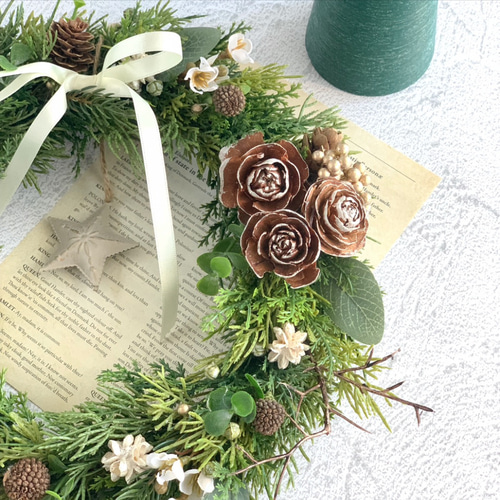 大きめ◈グリーンと木の実のリース クリスマス 富良野 花七曜 綿の実と木の実のグリーンリース ◇ プリザーブド