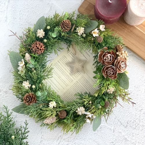 クリスマスリース 木の実 グリーン シンプル ドアリース