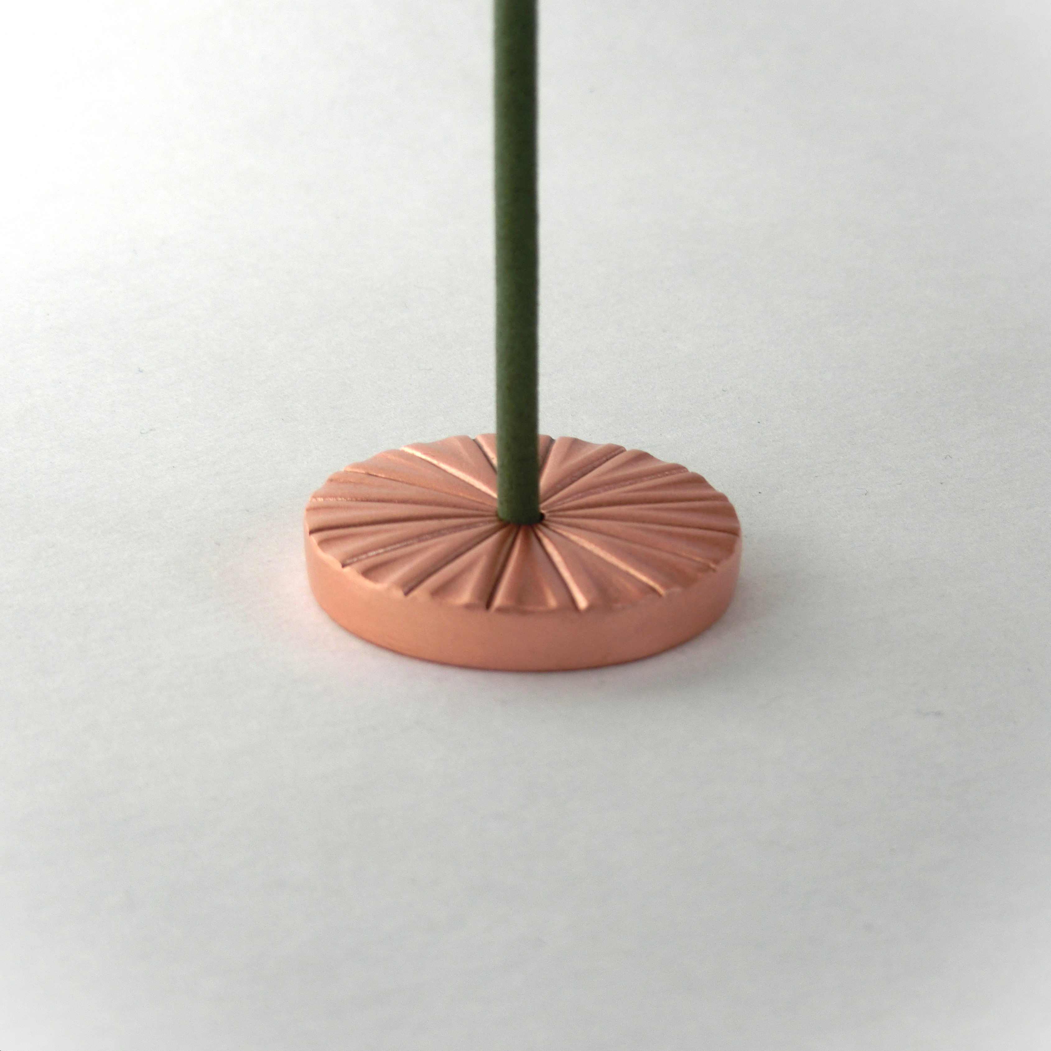 銅錫製ボール！香立て 銅70% 錫30% 356g の混合材 金色の器