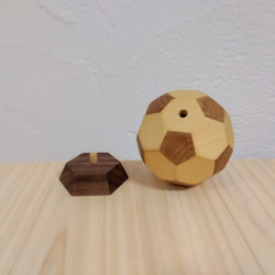 木製サッカーボールのオブジェ　玩具　手あそび 2枚目の画像