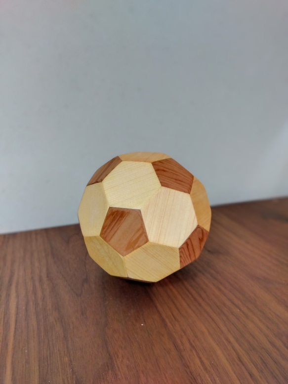 木製サッカーボールのペン立て　小物入れ 3枚目の画像