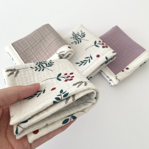 Creema限定】クリスマス ハンカチ⁂数量限定：ふわふわガーゼタオル