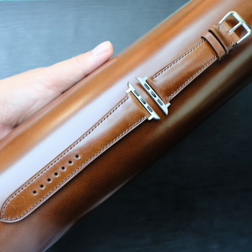 新喜皮革シェルコードバンを使用した時計ベルトです。 アップル