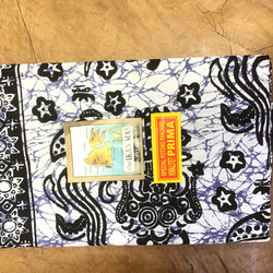 バティックプリントの布　ホワイトバロン 4枚目の画像