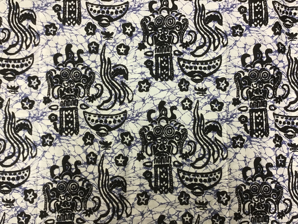 バティックプリントの布　ホワイトバロン 2枚目の画像