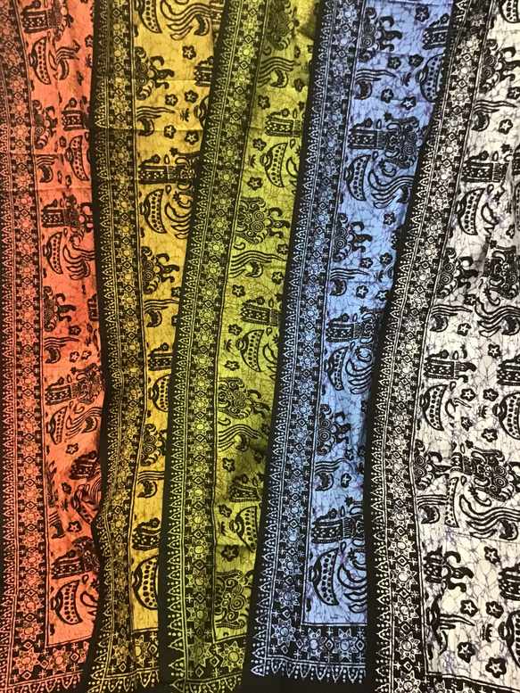 バティックプリントの布　ホワイトバロン 11枚目の画像