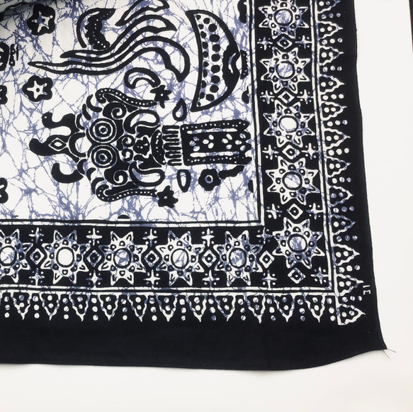 バティックプリントの布　ホワイトバロン 9枚目の画像