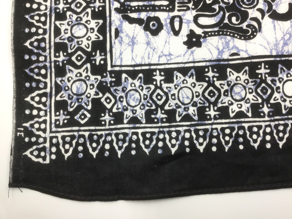 バティックプリントの布　ホワイトバロン 5枚目の画像