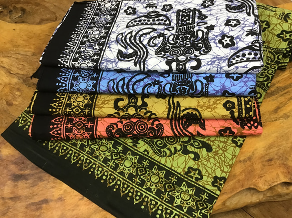 バティックプリントの布　ホワイトバロン 17枚目の画像