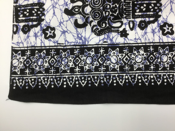 バティックプリントの布　ホワイトバロン 7枚目の画像