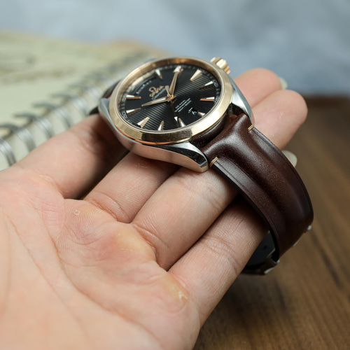 オーダー作製オメガ(omega)時計ベルト。新喜皮革シェルコード