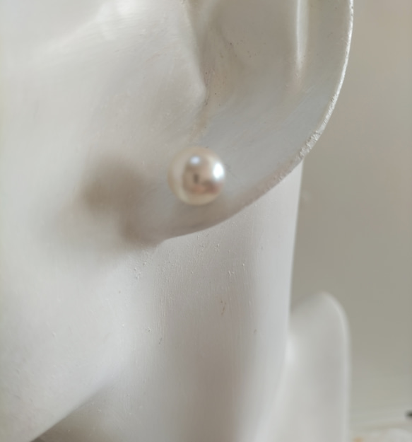 あこや本真珠（日本産）のチタン製のピアス 10枚目の画像