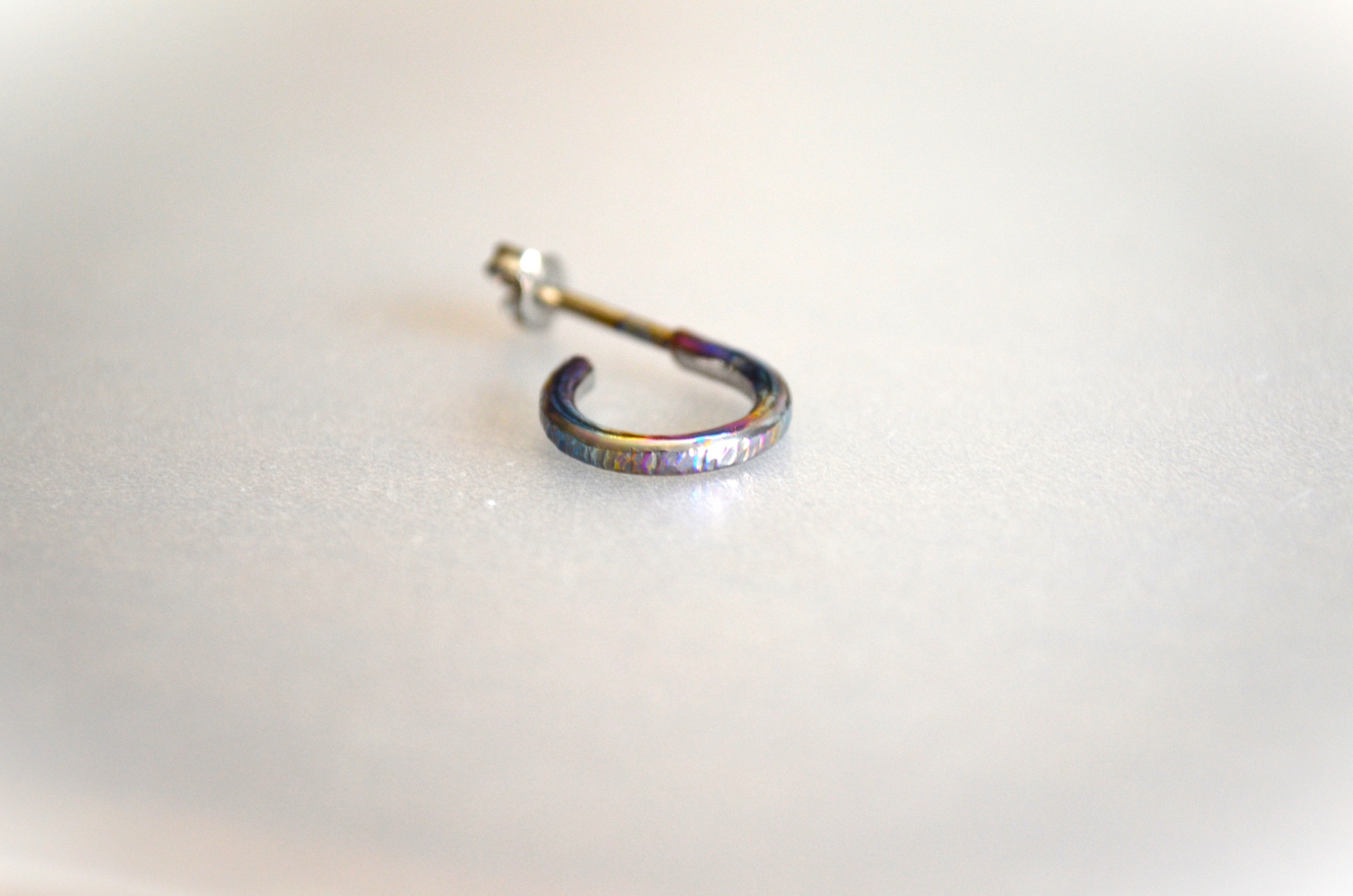 Titanium　pierced earrings・チタンリングピアス・１６ゲージ・B