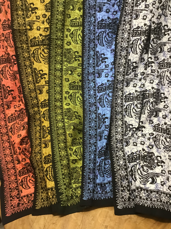 バティックプリントの布　ブルーバロン 12枚目の画像