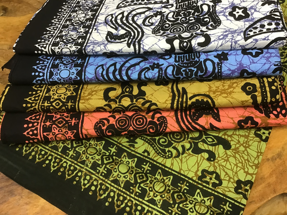 バティックプリントの布　ブルーバロン 17枚目の画像