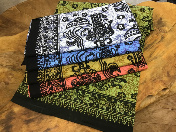 バティックプリントの布　ブルーバロン 15枚目の画像