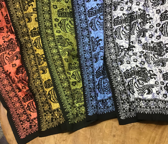 バティックプリントの布　ブルーバロン 14枚目の画像
