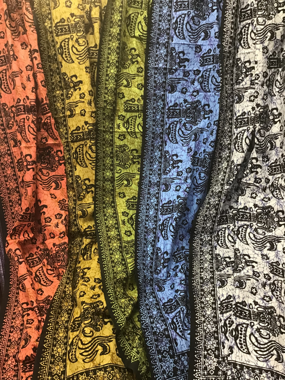 バティックプリントの布　イエローバロン　(黄土色) 10枚目の画像