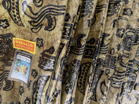 バティックプリントの布　イエローバロン　(黄土色) 17枚目の画像