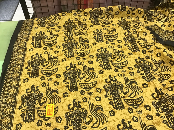 バティックプリントの布　イエローバロン　(黄土色) 5枚目の画像