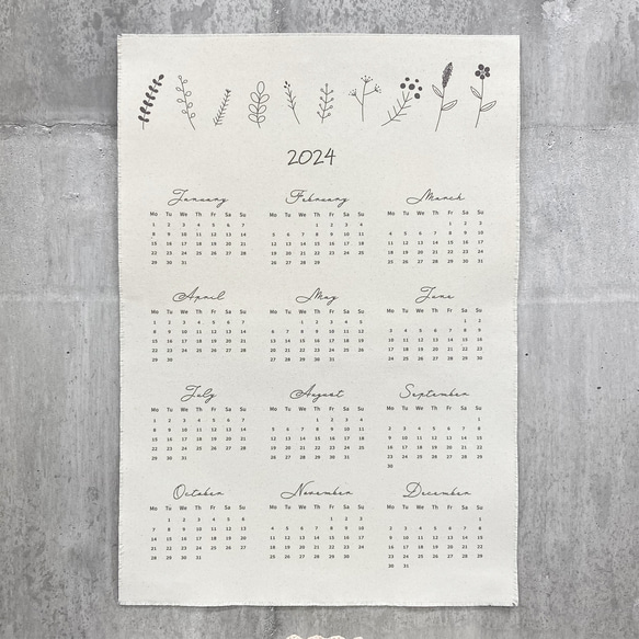 2024年 ファブリック カレンダー リーフ柄 令和6年 タペストリー キャンバス生地 布 A2 XA078-H 1枚目の画像