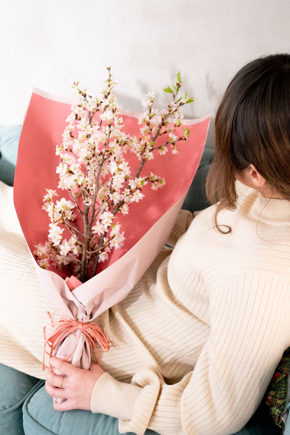 【お部屋でお花見】ラッピング付き啓翁桜10本花束 70cm 10枚目の画像