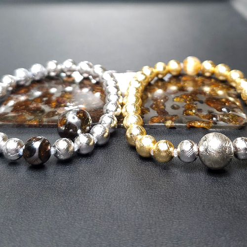 鑑別取得品】ギベオン隕石・パラサイト隕石のダブル宇宙ブレスレット