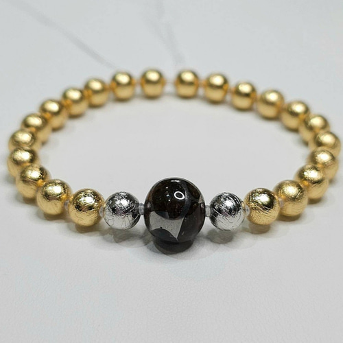 鑑別取得品】ギベオン隕石・パラサイト隕石のダブル宇宙ブレスレット