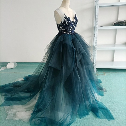 豪華！カラードレス 深めな緑 ソフトチュール Vネック 華やかな  