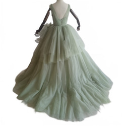 豪華！   ウェディングドレス  グリーン  キャミソール   プリンセスライン   結婚式  柔らかく重ねたチュールス 5枚目の画像