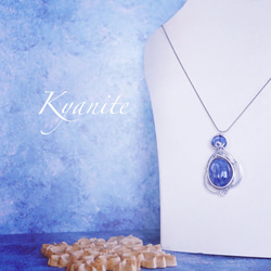 オーラソーマのボトルをネックレスに… ネックレス・ペンダント 貴石の