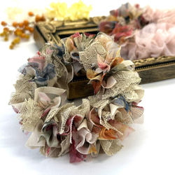 シュシュ＊ふわふわボリューム〜チュール＊レース◯花柄ベージュ